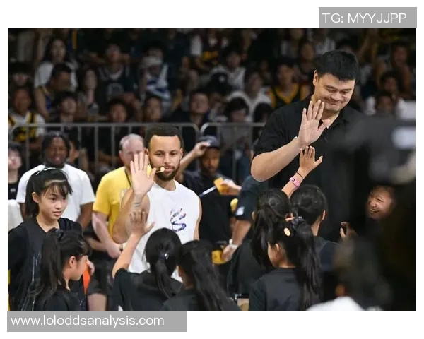 姚明颁奖提醒：篮球精神传承与青年运动员的奋斗之路