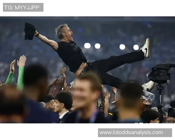 中超赛事回顾巴黎圣日耳曼大胜马竞引发全场热议与数据分析