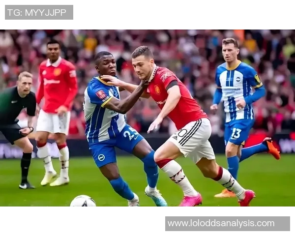 英超激战：多特蒙德6比2曼联争议判罚引发全场沸腾