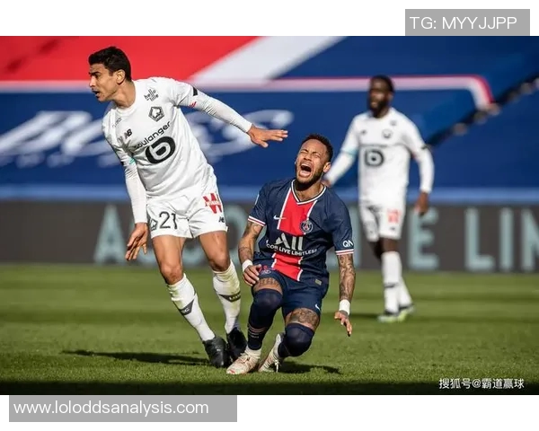 国王杯激战巴黎圣日耳曼大胜切尔西神奇扑救引发全场欢呼与转会热议