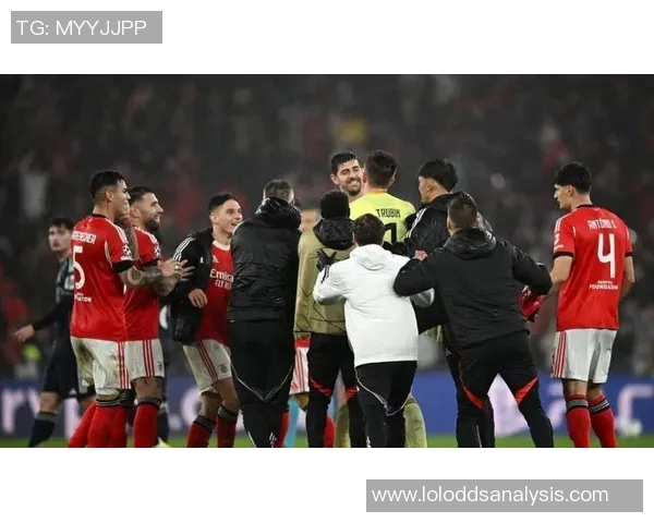 本菲卡逆袭阿森纳3-2绝杀时刻成历史冷门引发全场欢呼