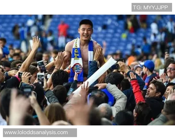 西甲激战：本菲卡逆转那不勒斯神奇扑救点燃全场激情