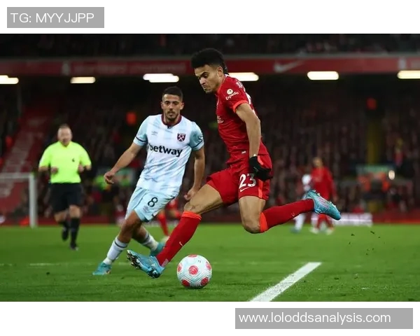 利物浦友谊赛大胜那不勒斯乌龙球成全场焦点引发热议