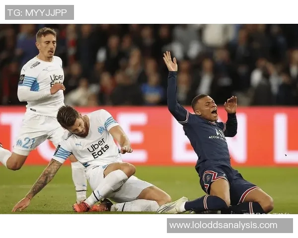 国王杯精彩对决巴黎圣日耳曼轻取曼联引发转会热议